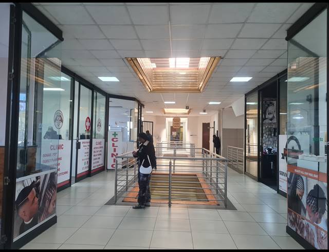 189M² RETAIL TO LET IN HALFWAY HOUSE